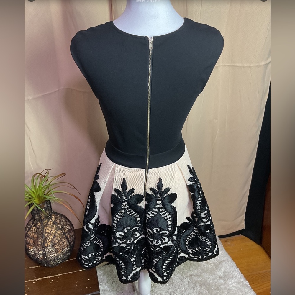 AKIRA Chicago Fit & Flair Dress - Picture 6 of 11
